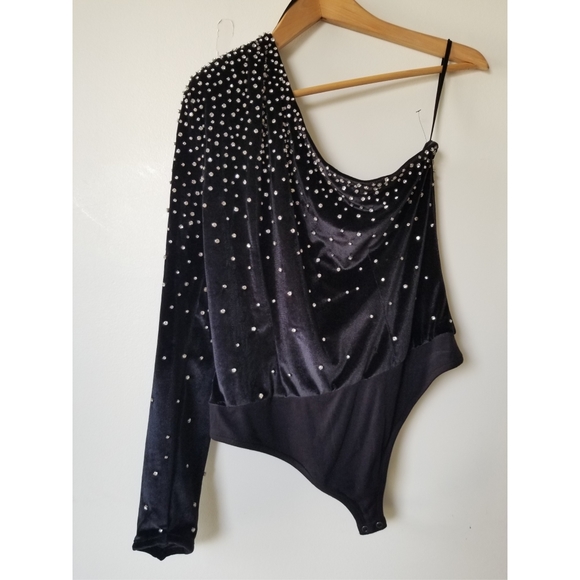 RETROFETE Velvet Embellished One Shoulder Bodysuit - Picture 6 of 16